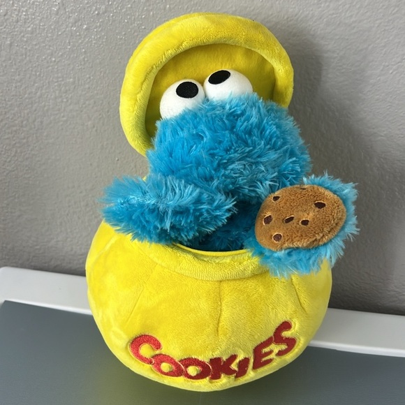Sesame Street Cookie Monster Plush Puppet in Cookie Jar 2019 - Picture 2 of 6